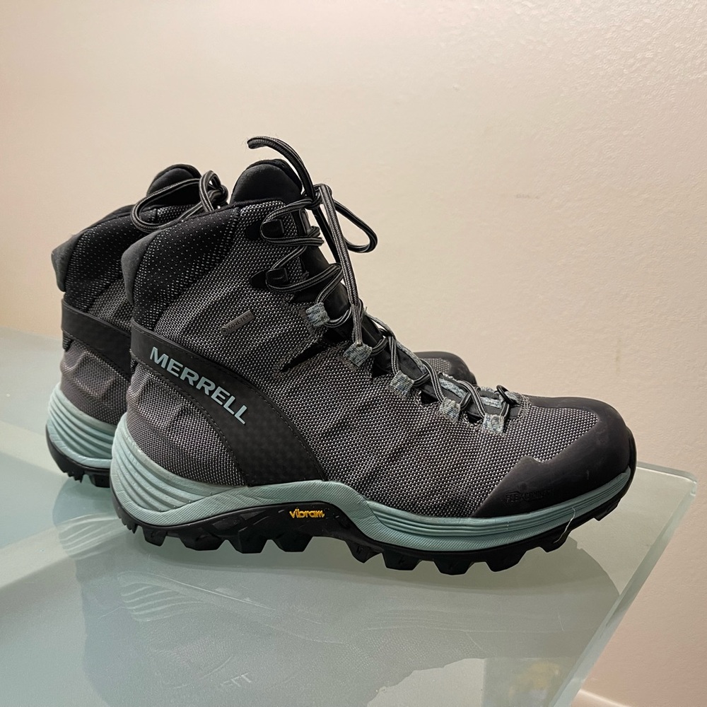 GENTLY USED MERRELL HIKING BOOTS w/ GORTEX & ARCTIC GRIP